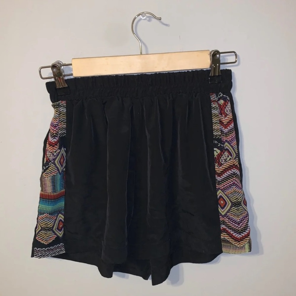 Fab’rik Flowy Black Shorts with Aztec print!